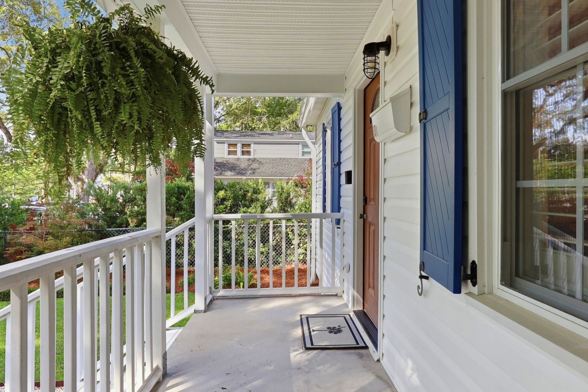 101 Howard St. Photo 4
