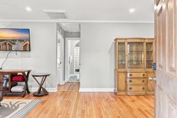 101 Howard St. photo 4