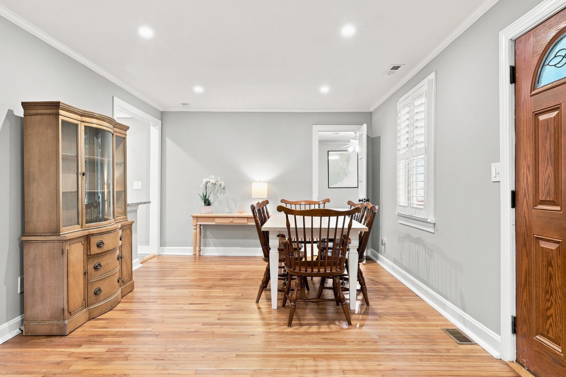101 Howard St. Photo 7