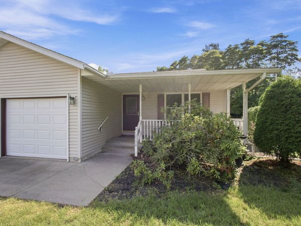 12534 N Kozak Drive , Wheatfield, IN 46392