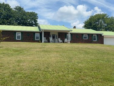 979 Walnut Grove School Rd Road, Waynesburg, KY 40489