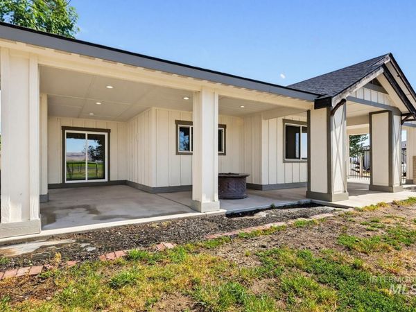 2588 Market Rd, Homedale, ID 83628