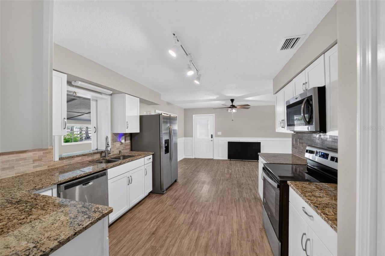 2421 NE 57th Place , Ocala, FL 34479 Photo