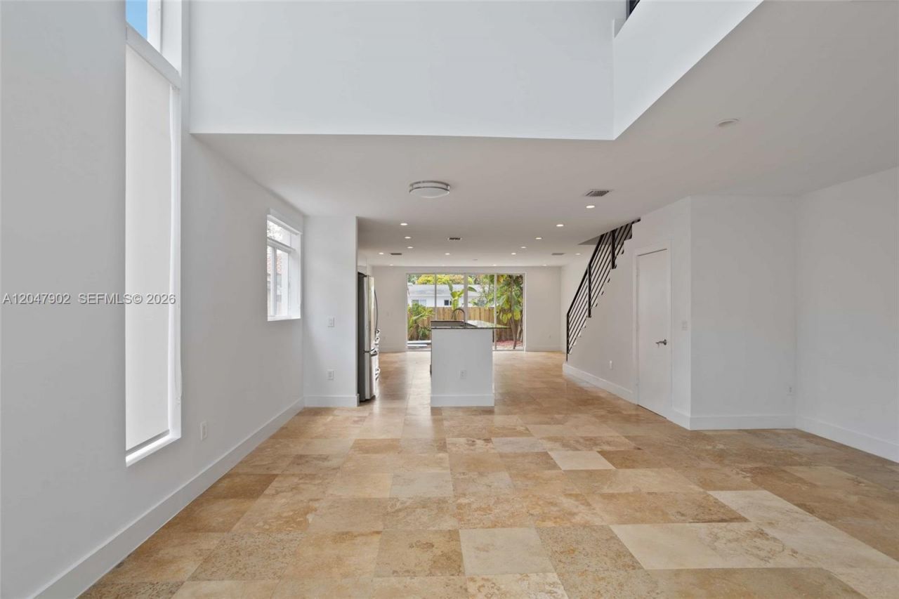 7004 NE 5th Ave , Miami, FL 33138 Photo