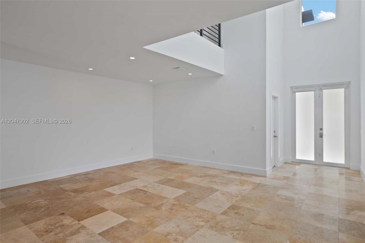 7004 NE 5th Ave , Miami, FL 33138 Photo