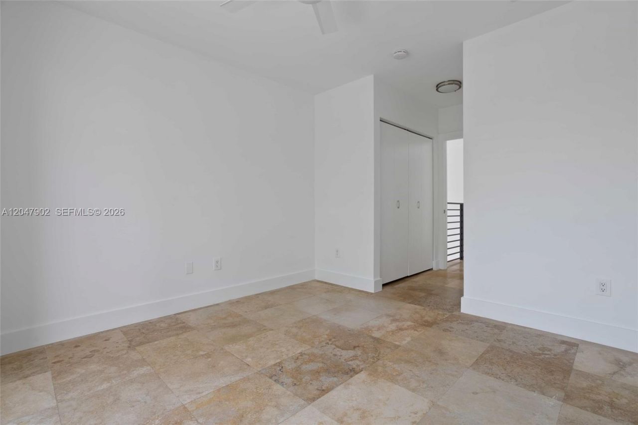 7004 NE 5th Ave , Miami, FL 33138 Photo
