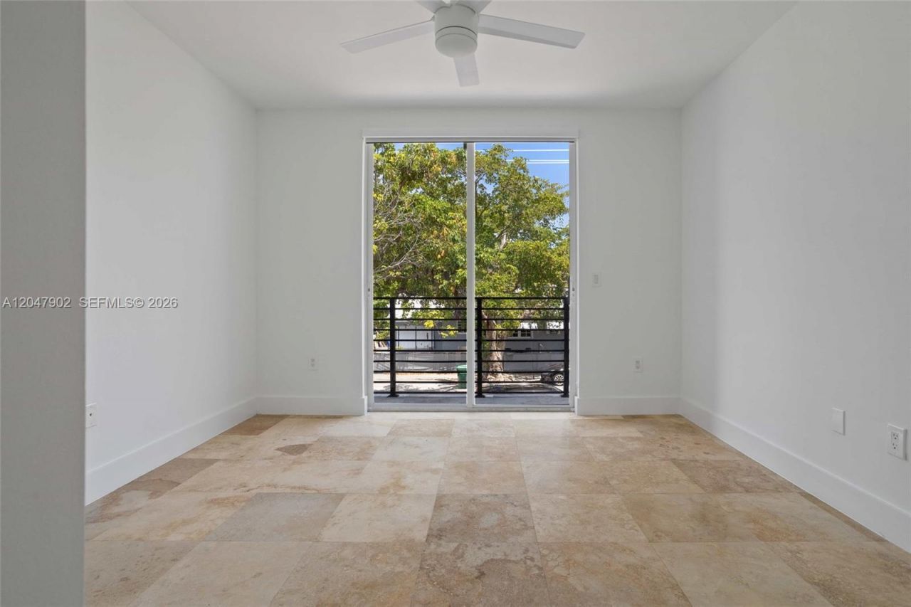 7004 NE 5th Ave , Miami, FL 33138 Photo