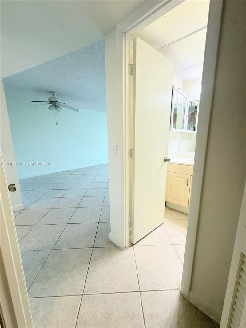 9660 Sunrise Lakes Blvd, Unit 202, Sunrise, FL 33322 Photo
