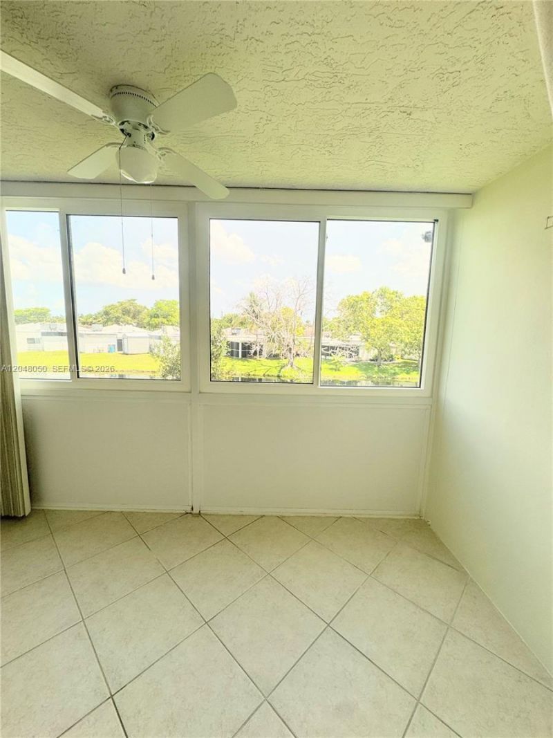 9660 Sunrise Lakes Blvd, Unit 202, Sunrise, FL 33322 Photo