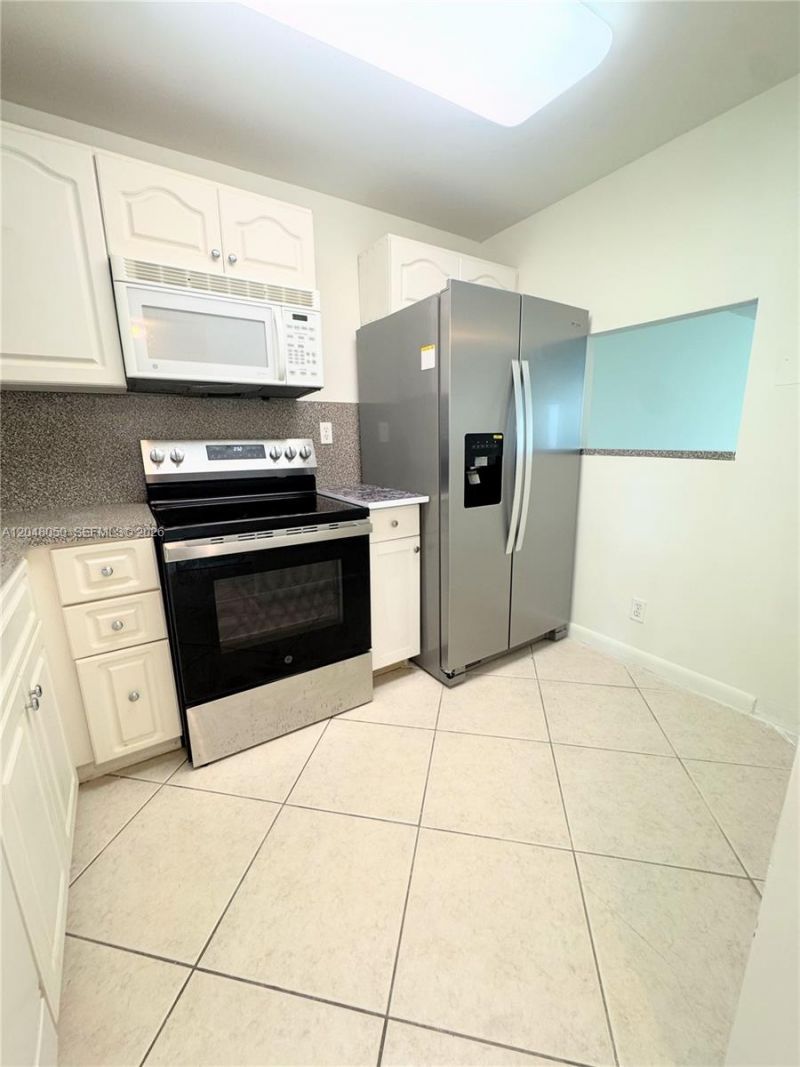 9660 Sunrise Lakes Blvd, Unit 202, Sunrise, FL 33322 Photo