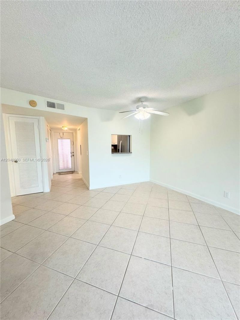 9660 Sunrise Lakes Blvd, Unit 202, Sunrise, FL 33322 Photo