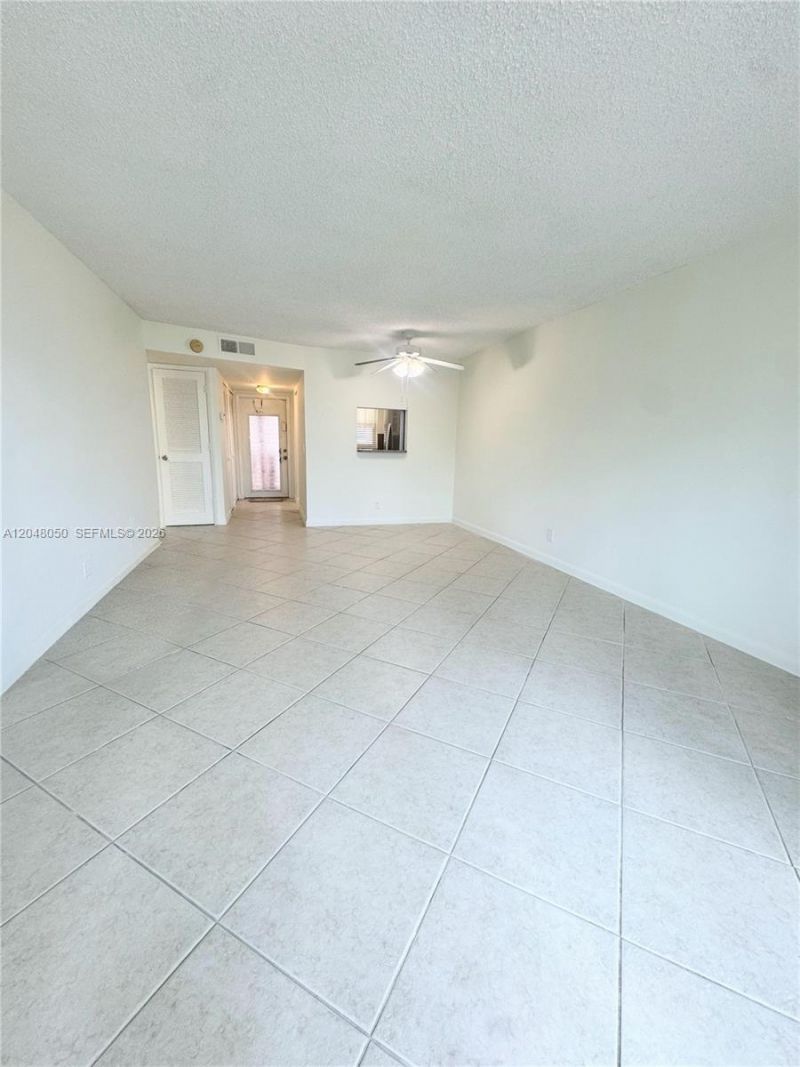 9660 Sunrise Lakes Blvd, Unit 202, Sunrise, FL 33322 Photo