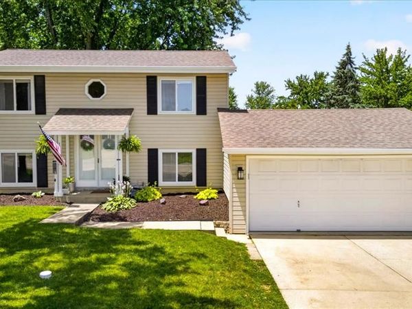 1301 Cave Springs Estate Drive, St Peters, MO 63376