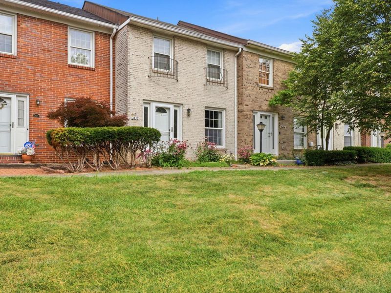 2432 Hardesty Drive S, Unit S6, Columbus, OH 43204 Photo 2