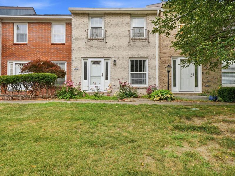 2432 Hardesty Drive S, Unit S6, Columbus, OH 43204 Photo 3