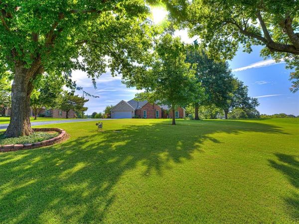 517 S 10th Avenue, Stroud, OK 74079