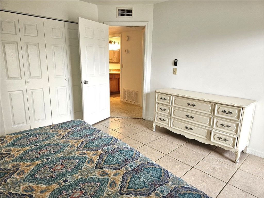 31 Pine Arbor Lane, Unit 102, Vero Beach, FL 32962 Photo