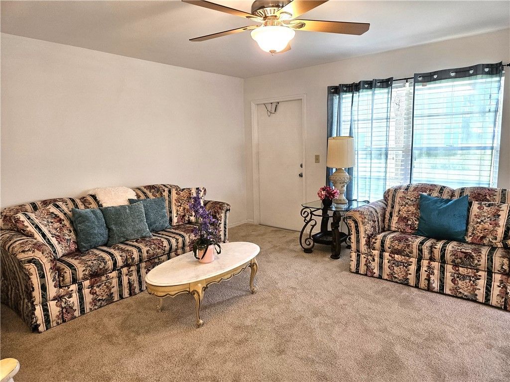 31 Pine Arbor Lane, Unit 102, Vero Beach, FL 32962 Photo