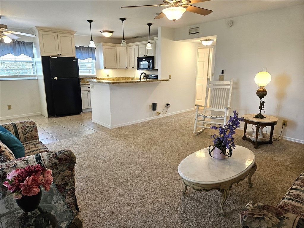31 Pine Arbor Lane, Unit 102, Vero Beach, FL 32962 Photo