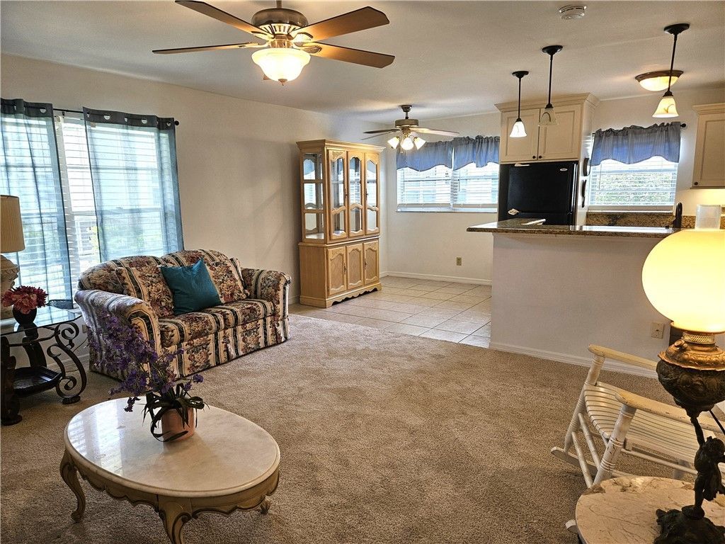 31 Pine Arbor Lane, Unit 102, Vero Beach, FL 32962 Photo