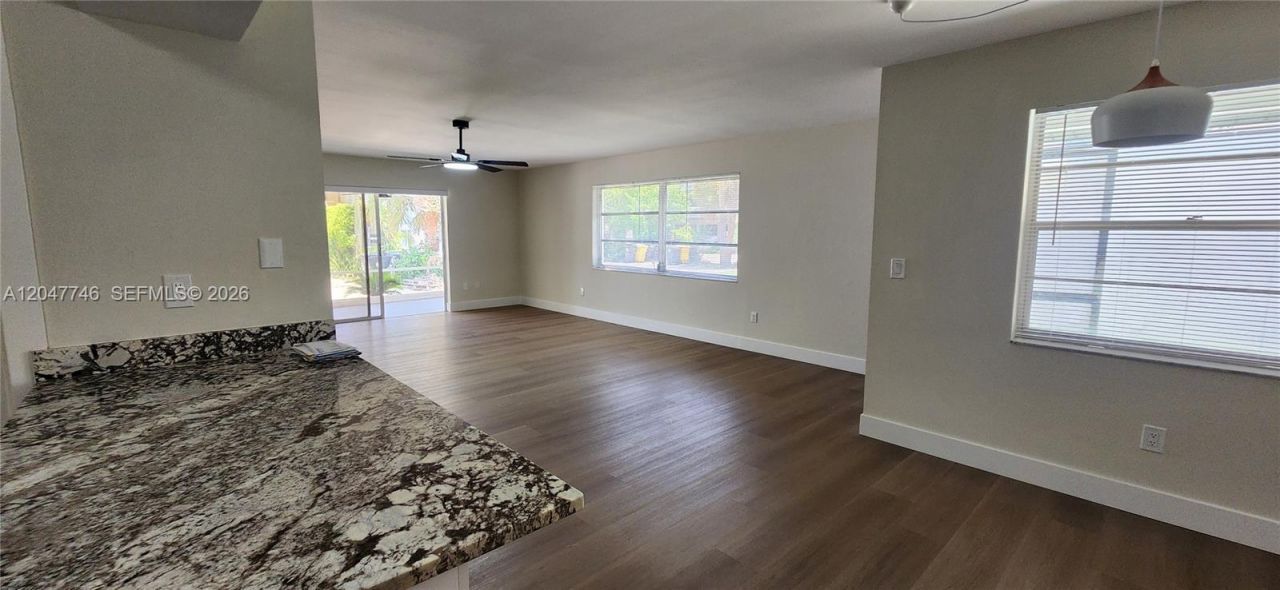 114 S Lakeside Dr, Unit 114, Lake Worth, FL 33460 Photo