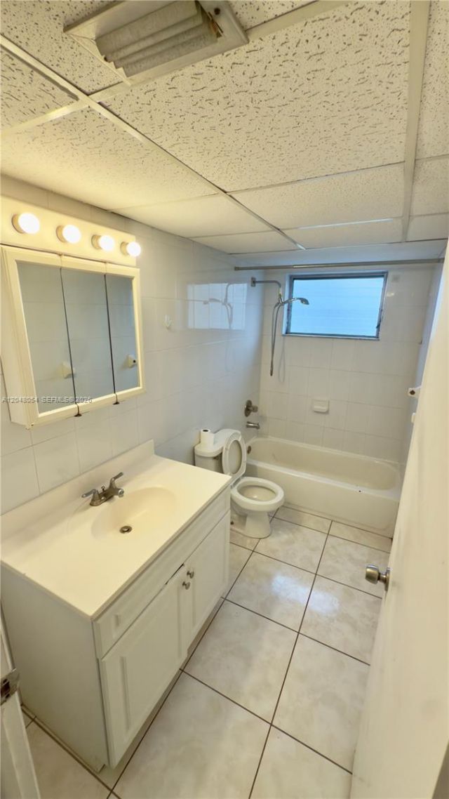 1855 NE 121st St , Unit 16, North Miami, FL 33181 Photo
