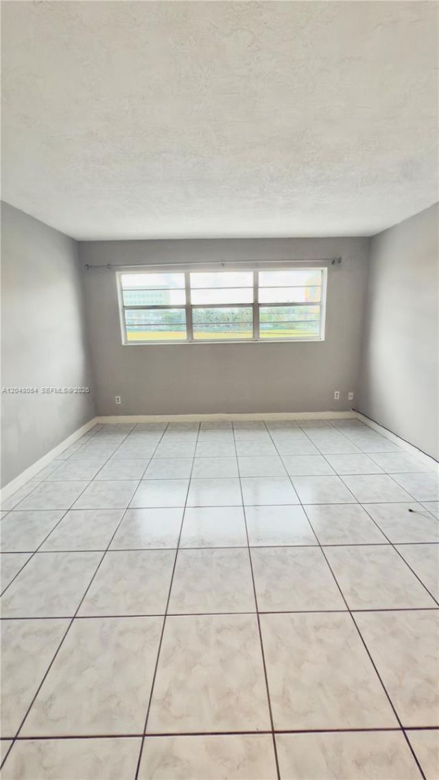 1855 NE 121st St , Unit 16, North Miami, FL 33181 Photo