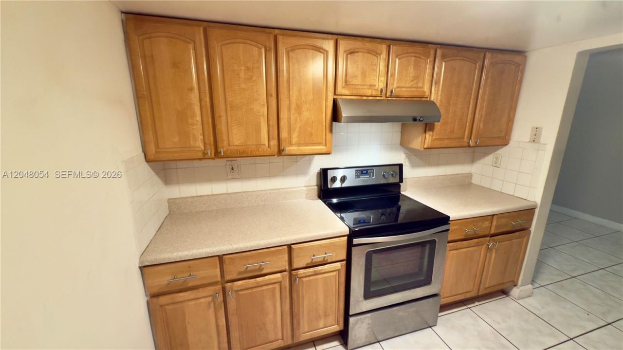 1855 NE 121st St , Unit 16, North Miami, FL 33181 Photo