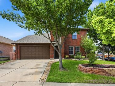 800 Poncho Lane, Fort Worth, TX 76052