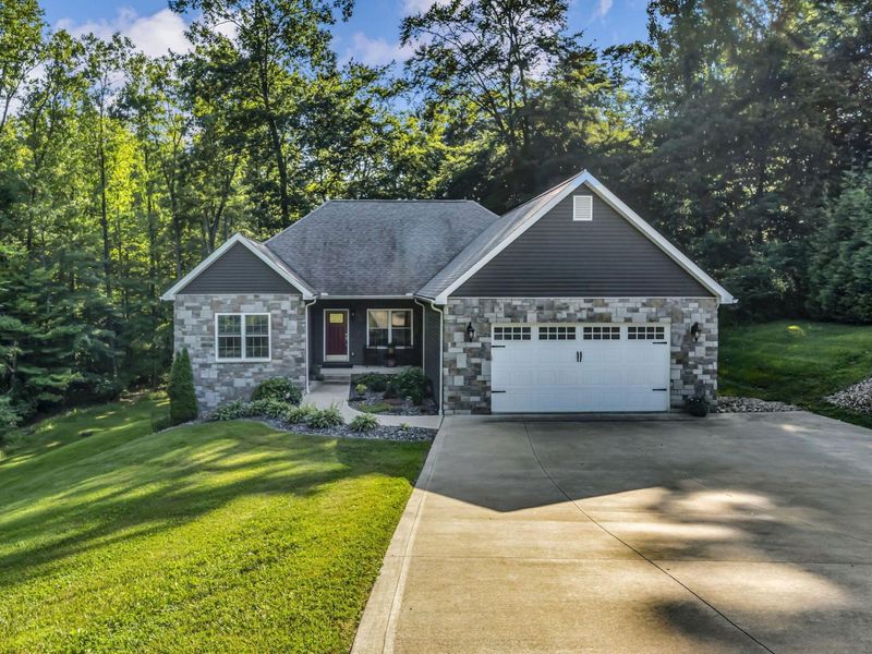 599 Meadowdale Drive , Mansfield, OH 44907 Photo 3