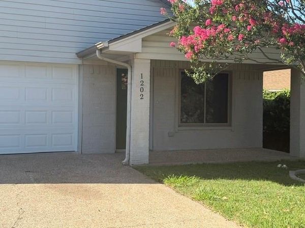 1202 CHapel View Drive, Waco, TX 76712