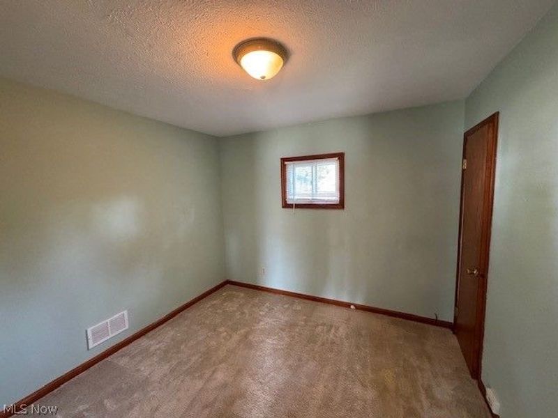 856 Peach Boulevard, Willoughby, OH 44094 Photo 8