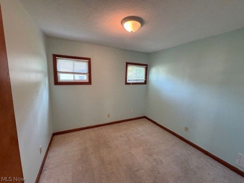 856 Peach Boulevard, Willoughby, OH 44094 Photo 9
