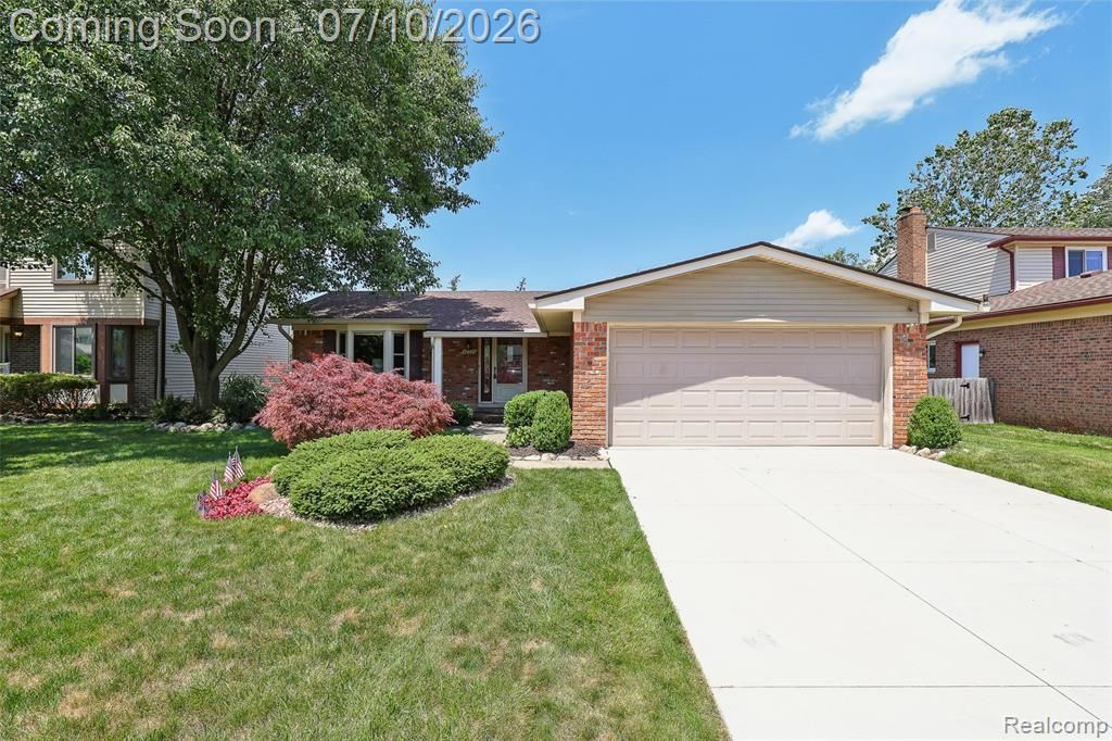 42698 Keystone Lane, Canton, MI 48187 Main Photo