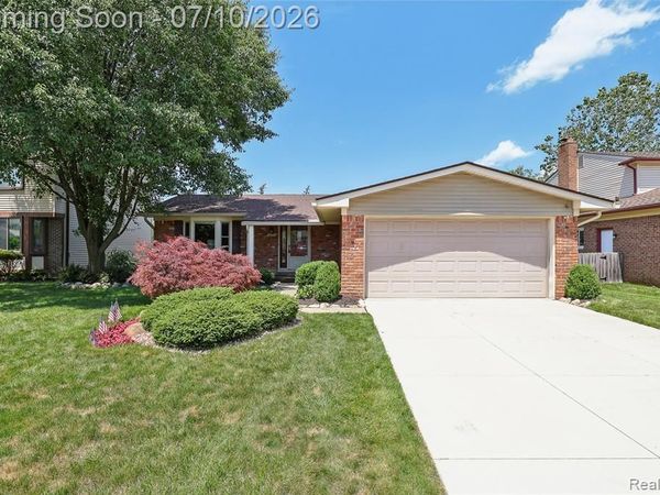 42698 Keystone Lane, CANTON, MI 48187