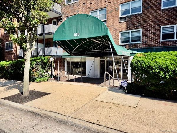 100 Lincoln Avenue , Unit 7B, Mineola, NY 11501
