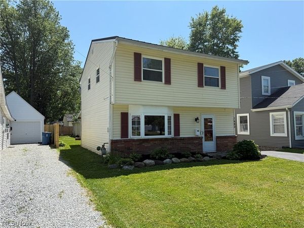 7682 Pinehurst Drive , Mentor on the Lake, OH 44060