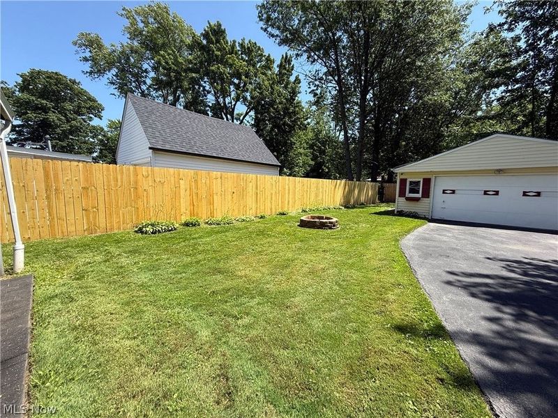 7682 Pinehurst Drive, Mentor on the Lake, OH 44060 Photo 23