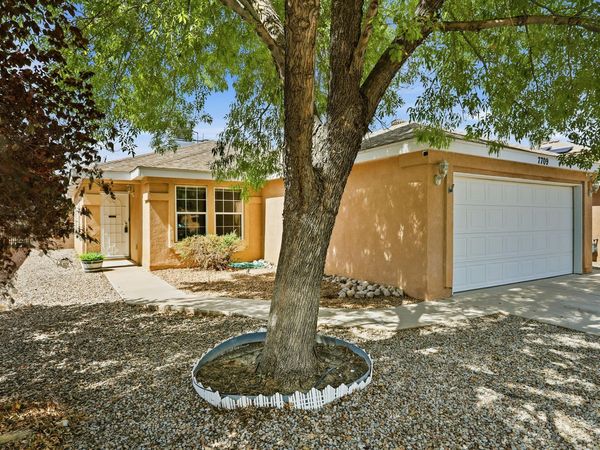7709 Greywolf Road SW, Albuquerque, NM 87121