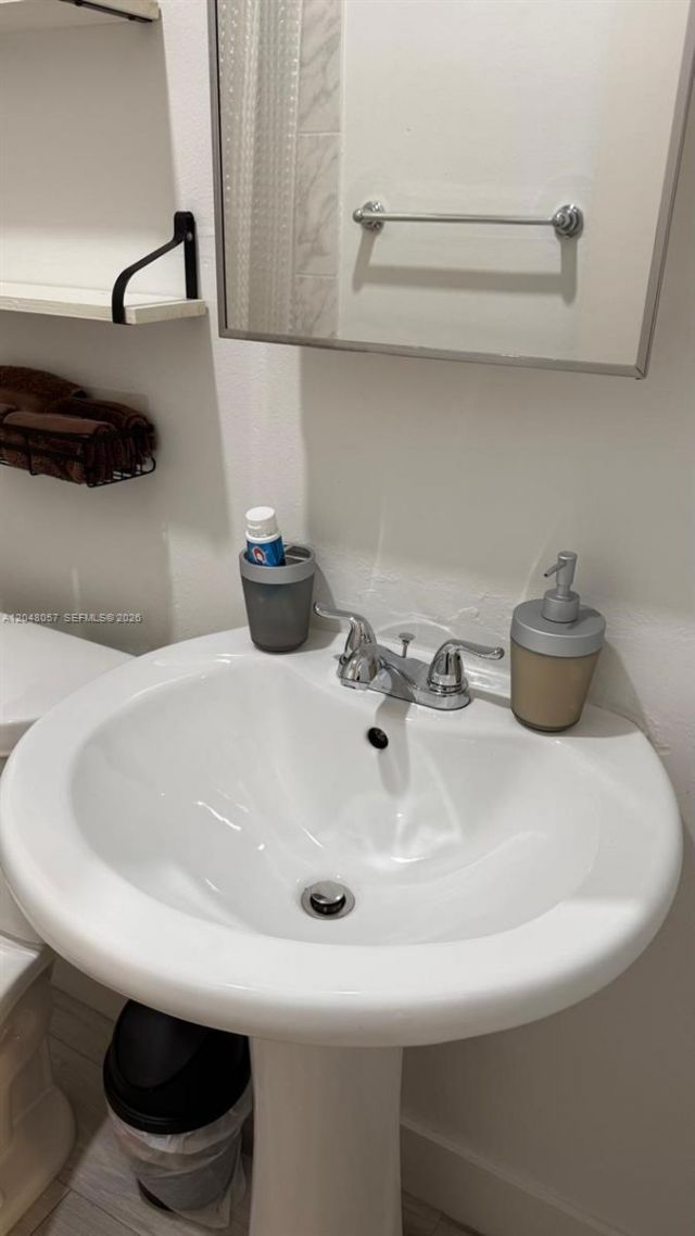 3422 SW 25th St , Miami, FL 33133 Photo