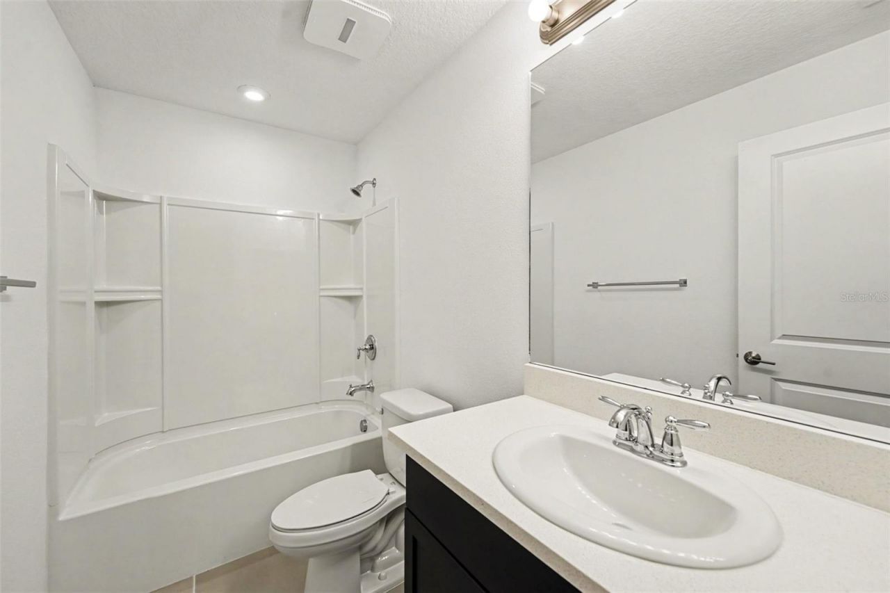 10573 Oakside Drive, Palmetto, FL 34221 Photo