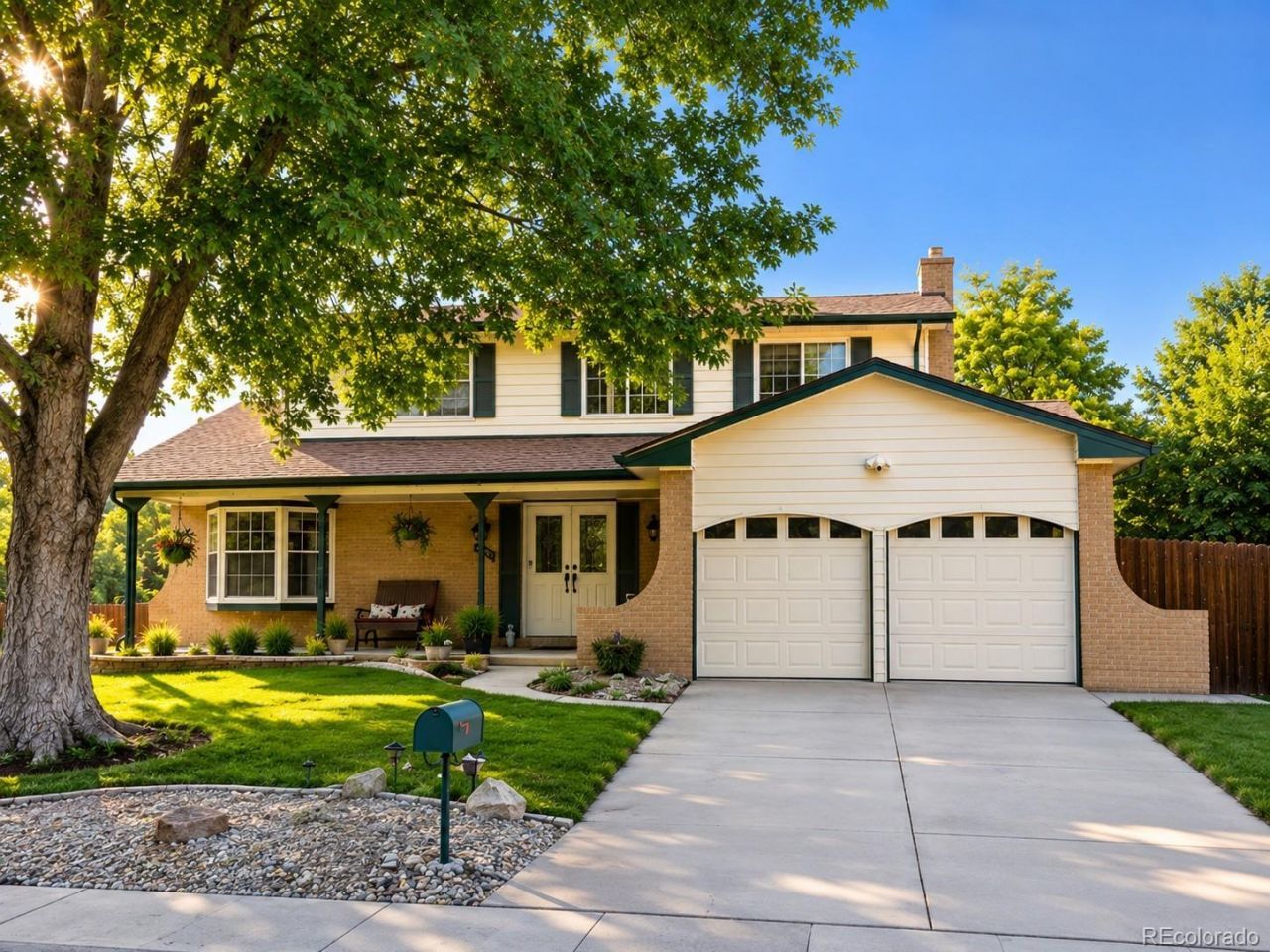 1450 S Oakland Street, Aurora, CO 80012 Main Photo