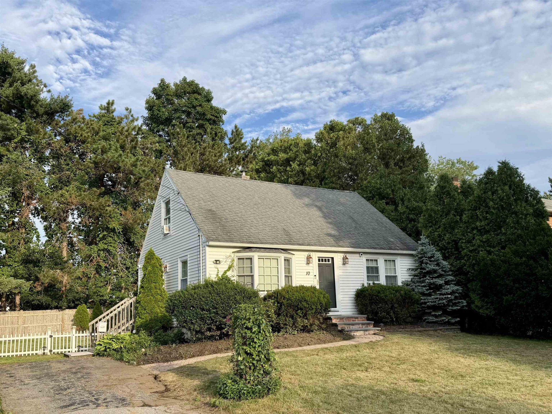 10 Ruth Lane, Hampton, NH 03842 Main Photo