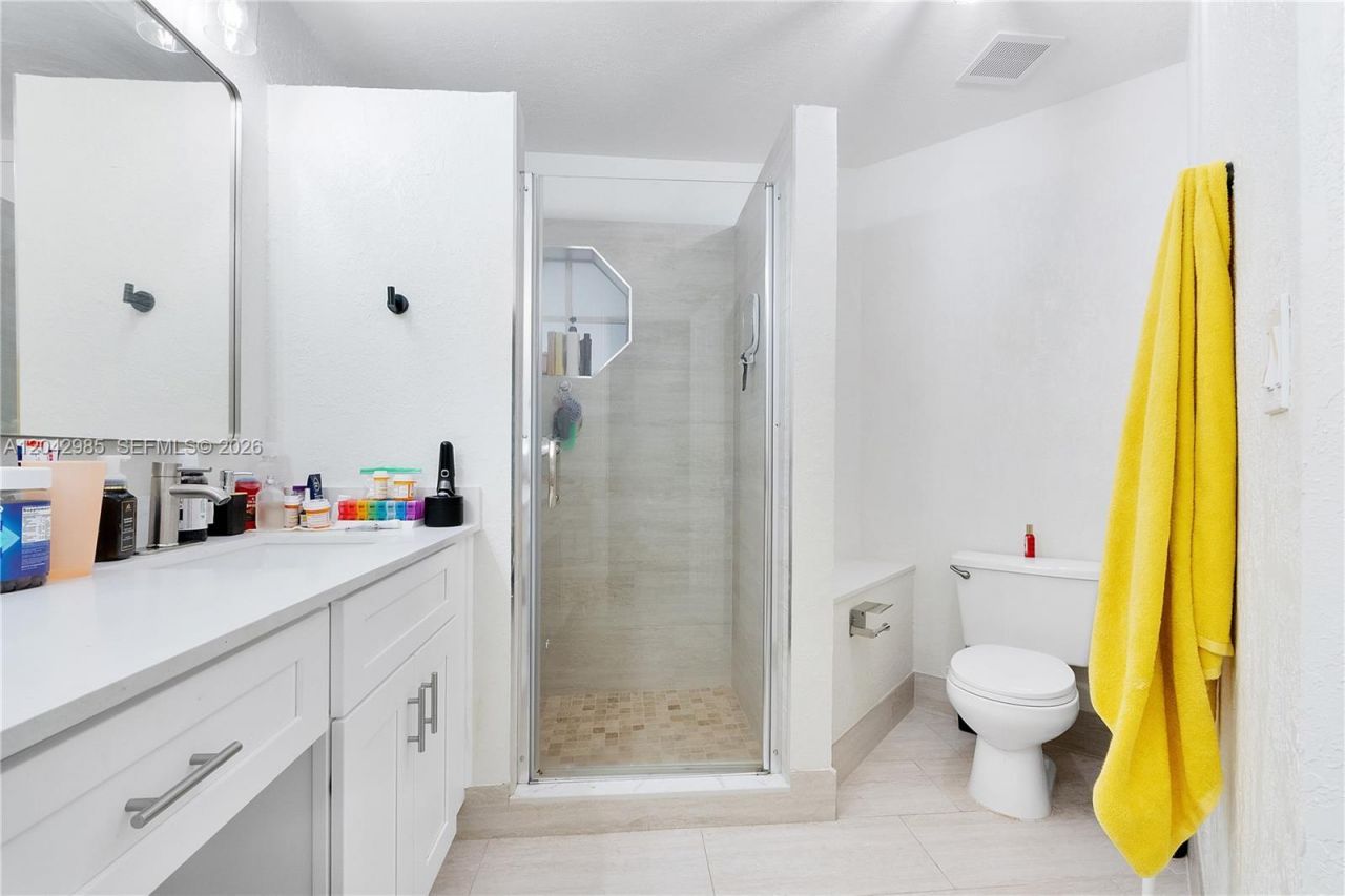9161 N Lake Park Cir N, Davie, FL 33328 Photo