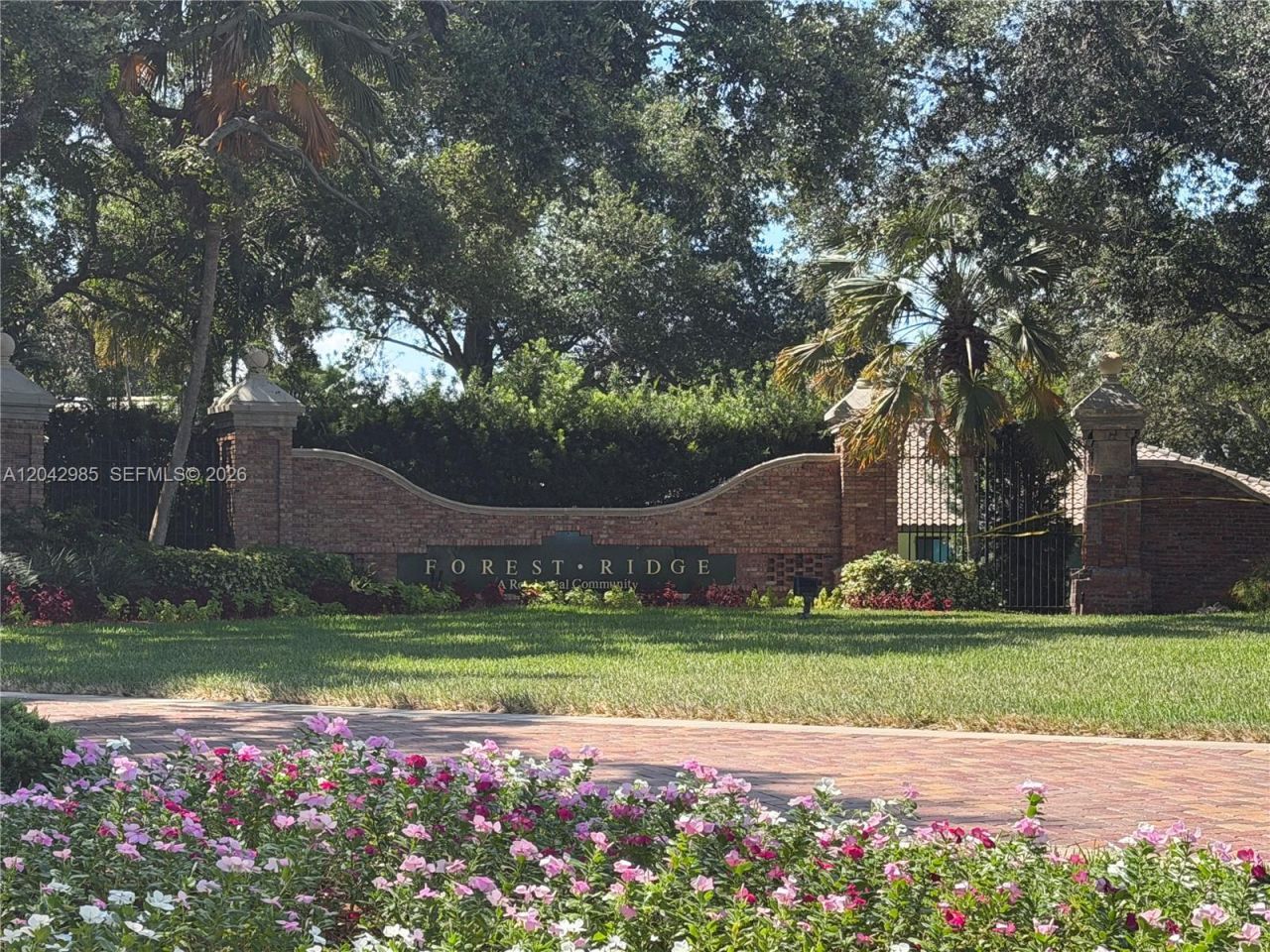 9161 N Lake Park Cir N, Davie, FL 33328 Photo