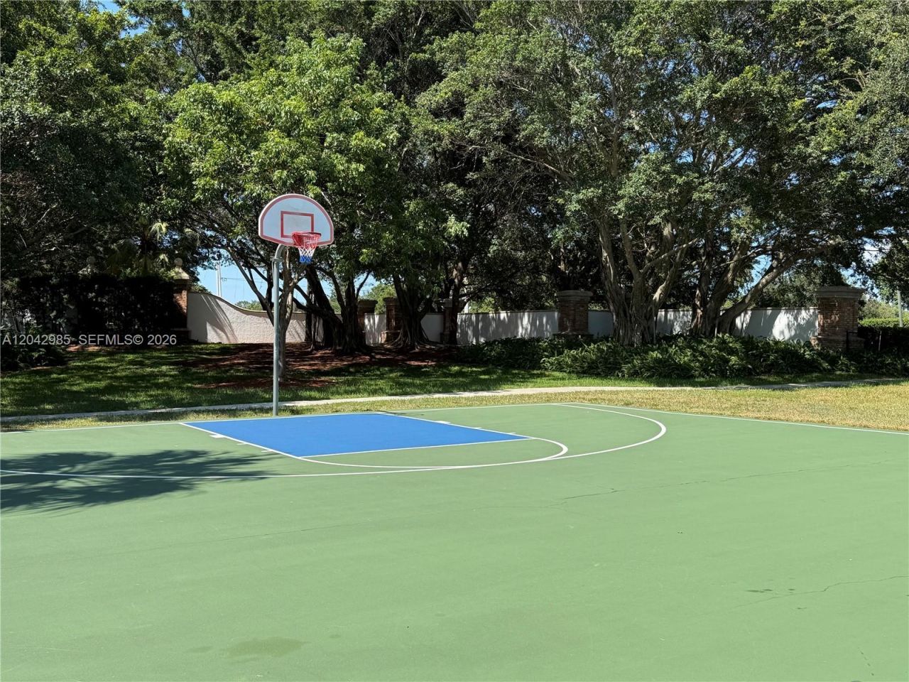 9161 N Lake Park Cir N, Davie, FL 33328 Photo