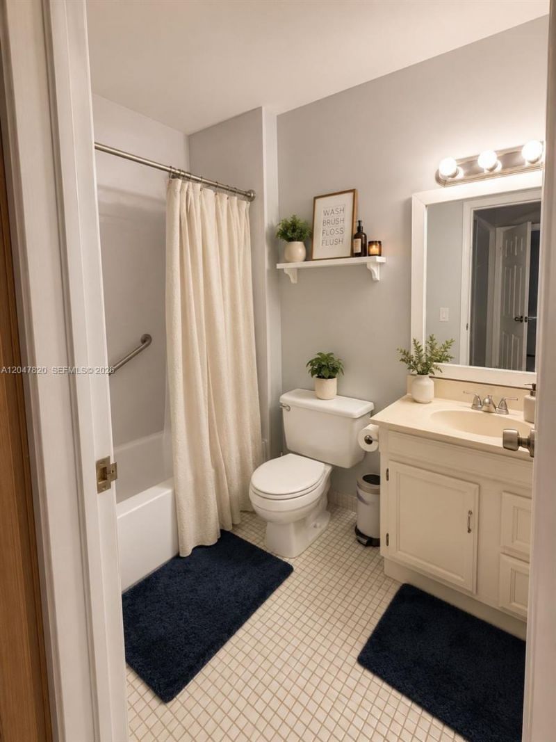 301 N Pine Island Rd , Unit 220, Plantation, FL 33324 Photo