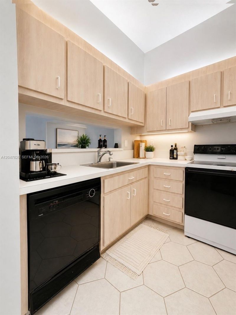 301 N Pine Island Rd , Unit 220, Plantation, FL 33324 Photo