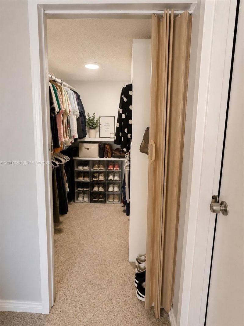 301 N Pine Island Rd , Unit 220, Plantation, FL 33324 Photo