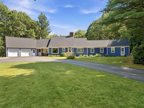 8 Netherwood Road, Windham, NH 03087